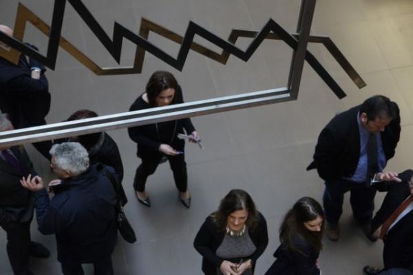 Πτωτικές τάσεις επικράτησαν στη σημερινή συνεδρίαση του Χρηματιστηρίου