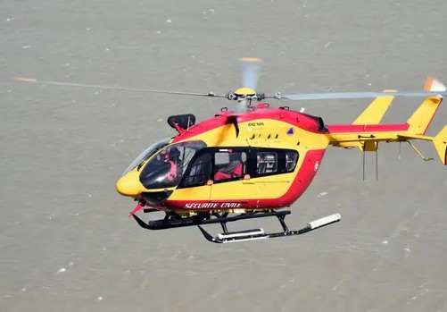 Γαλλία : Ελικόπτερο συνετρίβη σε επιχείρηση διάσωσης πλημμυροπαθών - 3 νεκροί