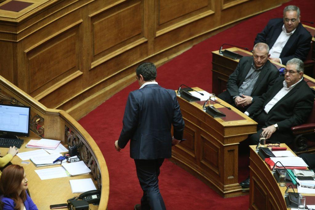 Ο ΣΥΡΙΖΑ περνάει κρίση, ο Τσίπρας αδυνατεί να βρει διεξόδους