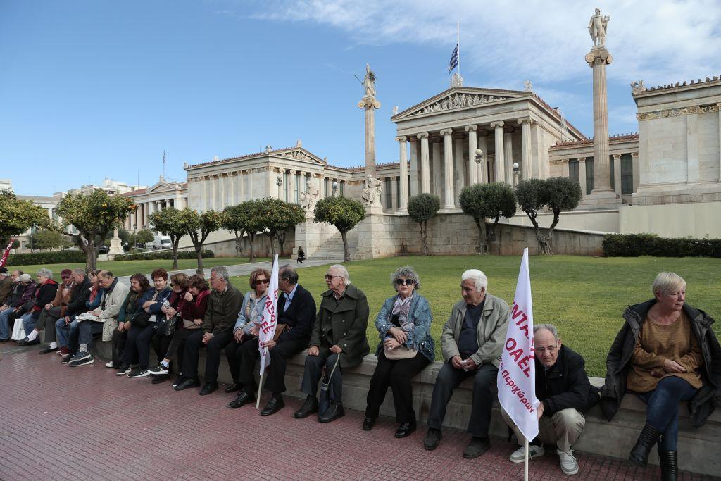 Εφάπαξ : Ποιοι συνταξιούχοι θα το λάβουν σαν δώρο Χριστουγέννων
