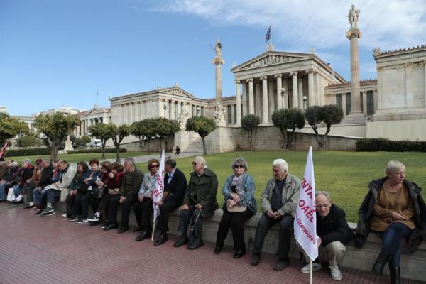 Εφάπαξ : Ποιοι συνταξιούχοι θα το λάβουν σαν δώρο Χριστουγέννων