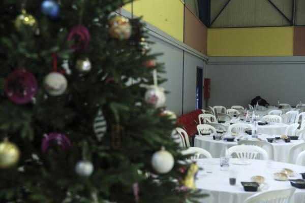 Στο Ρουφ το Χριστουγεννιάτικο γεύμα του Δήμου Αθηναίων για ευπαθείς ομάδες