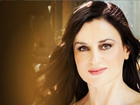 Η Καριοφυλλιά Καραμπέτη εξήγησε για ποιο λόγο δεν θέλει να μιλάει για την προσωπική της ζωή