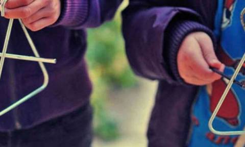 Λήστεψαν παιδάκια που έλεγαν τα κάλαντα – Συνελήφθη 15χρονος