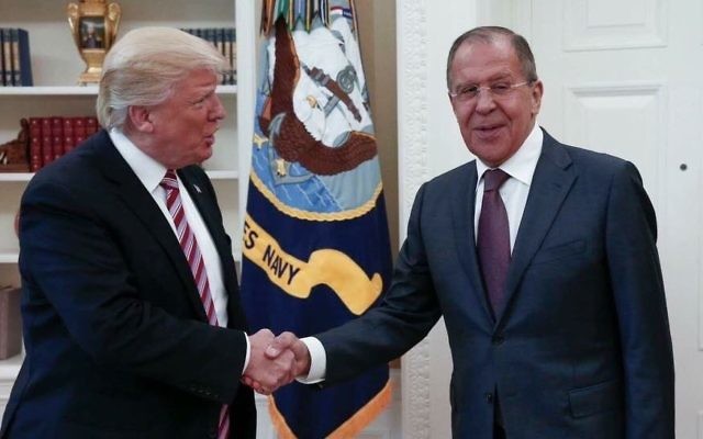 Ο Λαβρόφ διαψεύδει τον Λευκό Οίκο για τις… προειδοποιήσεις Τραμπ