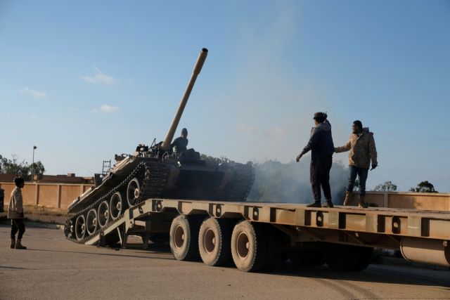 Πολεμικό κλίμα στη Λιβύη : 4 νεκροί από ρουκέτα - Έτοιμη να στείλει στρατεύματα η Τουρκία