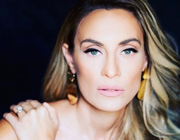 Ελεονώρα Μελέτη : Ποζάρει αγκαλιά με τον μπαμπά της και το Instagram «λιώνει»