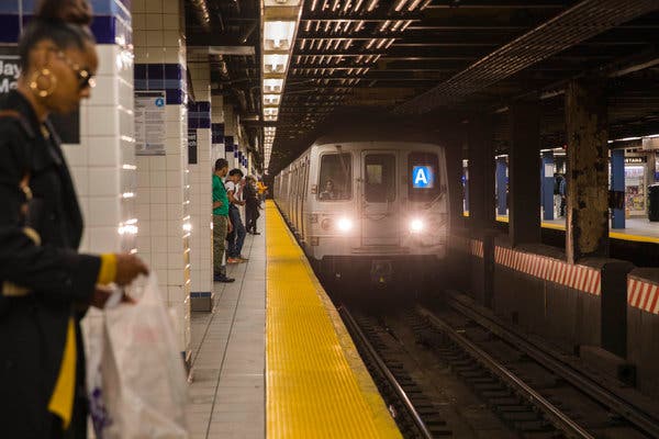 Απίστευτο βίντεο: Ασυγκράτητο ζευγάρι σε… ιδιαίτερες στιγμές σε αποβάθρα του μετρό