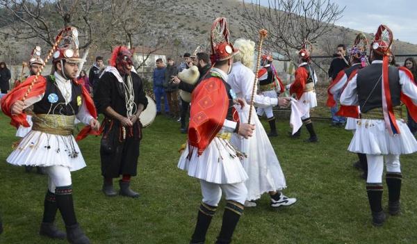 Τα έθιμα του εορταστικού Δωδεκαημέρου στη Μακεδονία