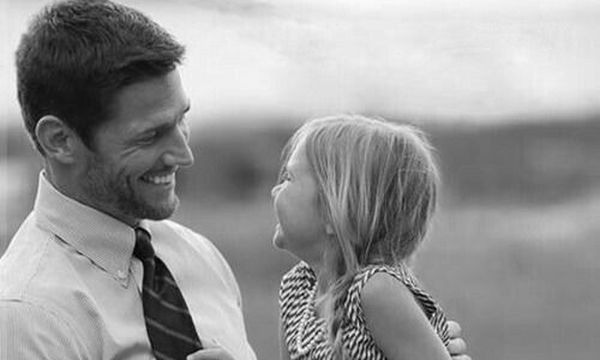 Aυτά τα κορίτσια του ζωδιακού έχουν αδυναμία στους μπαμπάδες τους