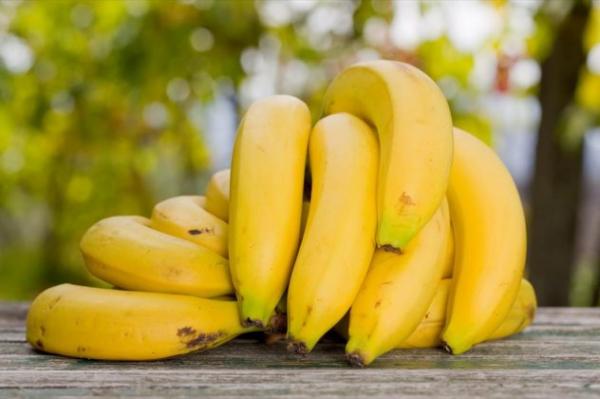 Μπανάνες : Το κόλπο για να μην μαυρίζουν