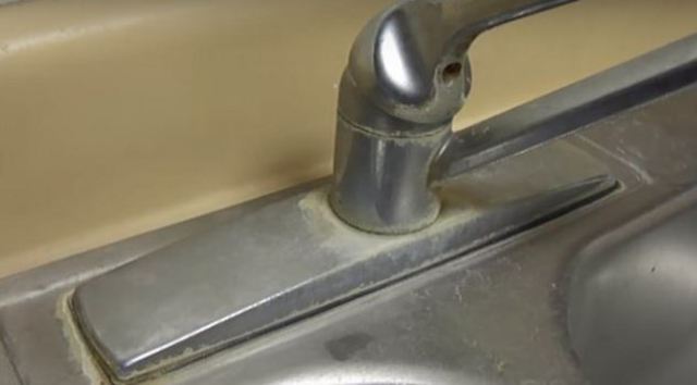 Άλατα : Πώς θα τα εξαφανίσετε από τον νεροχύτη σας