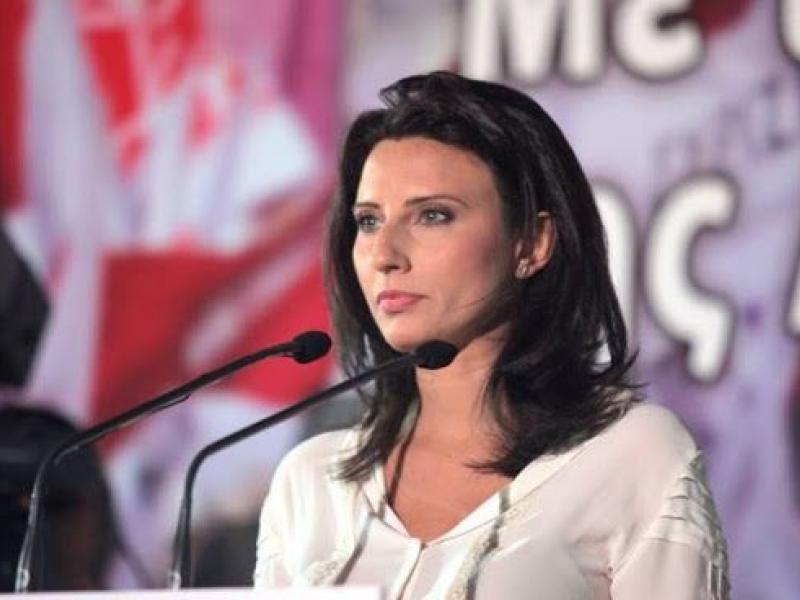 Νίνα Κασιμάτη : Εξαναγκάστηκε να ζητήσει συγγνώμη με… επίθεση στη ΝΔ