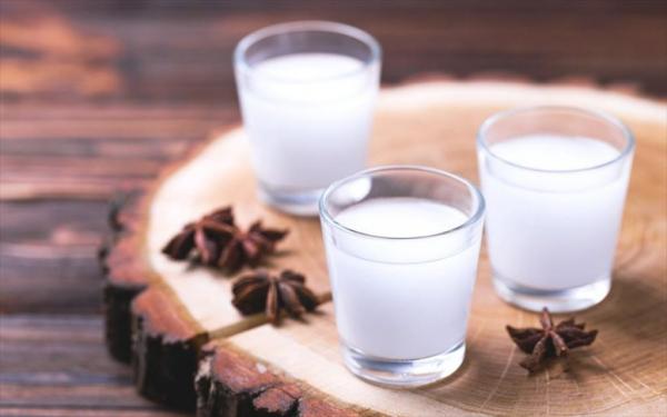 Ποιος λαός πίνει πιο πολύ ούζο από τον Έλληνα