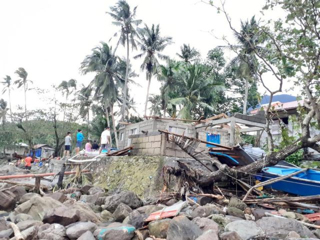 Φονικός τυφώνας στις Φιλιππίνες – 16 νεκροί