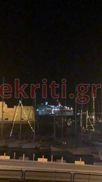 Ηράκλειο: Ταλαιπωρία για 270 επιβάτες του Φαιστός Παλλάς – Έσπασαν οι κάβοι του πλοίου
