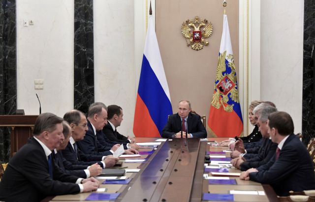 Ρωσία : Επιχειρησιακή σύσκεψη υπό τον Πούτιν για Συρία -Λιβύη
