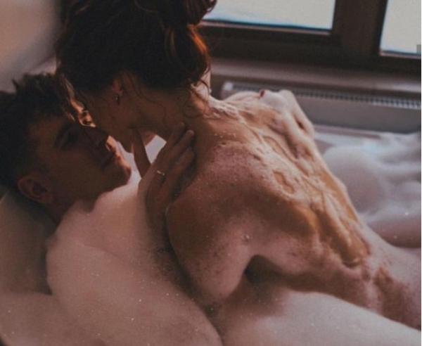 Τι προτιμά και τι σιχαίνεται κάθε ζώδιο στο κρεβάτι;