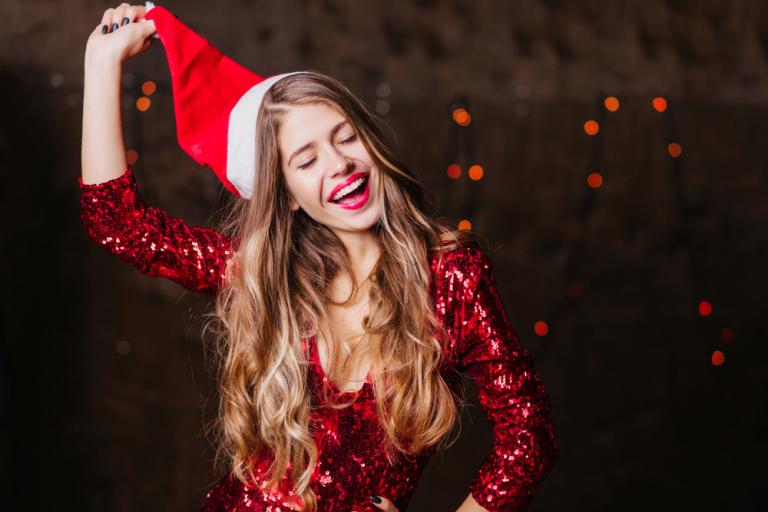 Christmas Beauty: Με αυτές τις συμβουλές θα δείξετε πιο λαμπερή από ποτέ