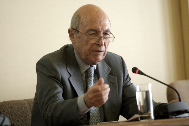 Γιατί η παρέμβαση Σημίτη τίναξε στον αέρα τα κόμματα και θύμισε τις εθνικές διχόνοιες