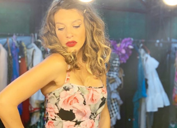 Σύλβια Δεληκούρα : Δε φαντάζεστε τι ψάχνει να βρει ο γιος της στο αμάξι