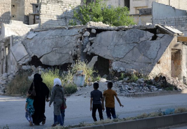 Συρία : Τουλάχιστον 12 άμαχοι σκοτώθηκαν από βομβαρδισμούς στο Ιντλίμπ