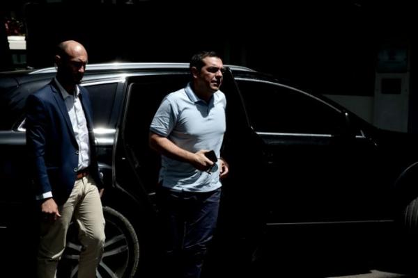 Ο ΣΥΡΙΖΑ… βγήκε στο βουνό: Επίθεση κατά μέτωπο, με αντιδεξιά όπλα για να βγάλει το κόμμα από τον λήθαργο