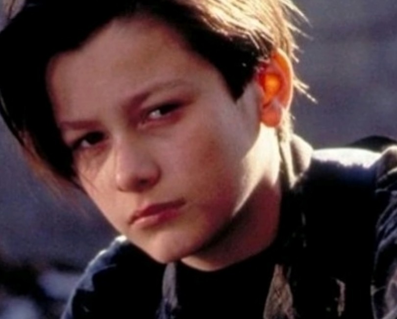 Δείτε πως είναι σήμερα ο πιτσιρικάς από τον «Εξολοθρευτή»