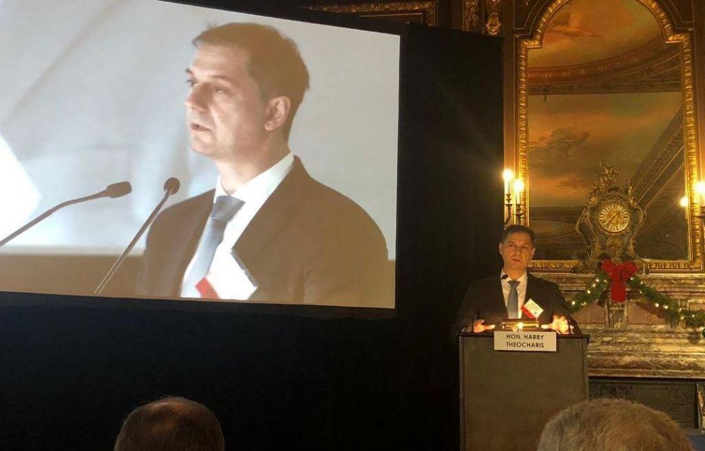 Χάρης Θεοχάρης : Η Ελλάδα γυρίζει σελίδα