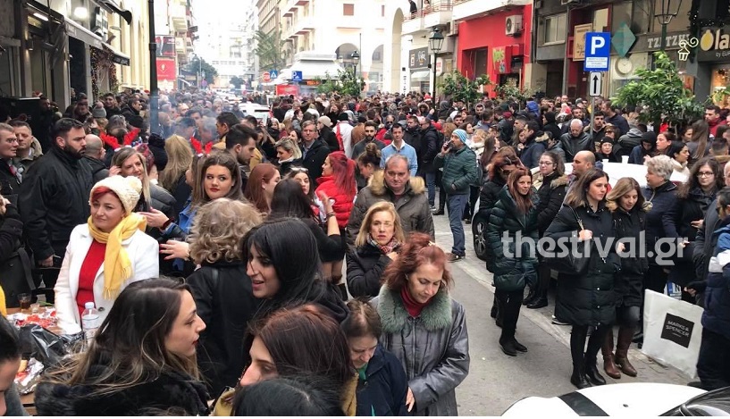 Θεσσαλονίκη: Όλη η πόλη μια ψησταριά παραμονή Χριστουγέννων