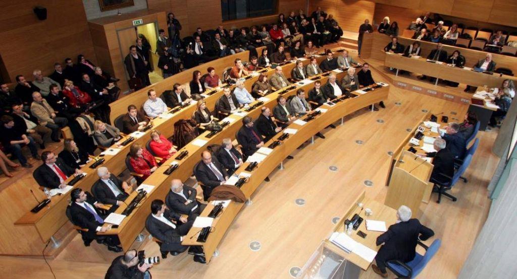 Οι «λαθρομετανάστες» έκαναν άνω κάτω το δημοτικό συμβούλιο της Θεσσαλονίκης