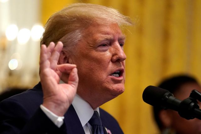 Τραμπ : «Γελοίες» οι κατηγορίες – «Κυνήγι μαγισσών»