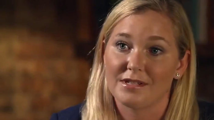 Φοβάται για τη ζωή της η «σκλάβα» του Έπσταϊν – Το αινιγματικό tweet