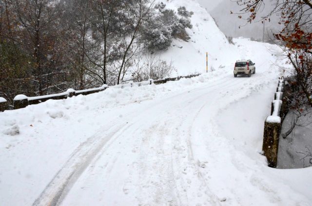 Κακοκαιρία : Η «Ζηνοβία» φέρνει χιόνια και προβλήματα σε όλη τη χώρα