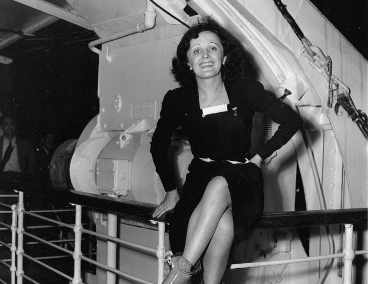 Εντίθ Πιάφ: Το «μικρό σπουργίτι» του γαλλικού βαριετέ