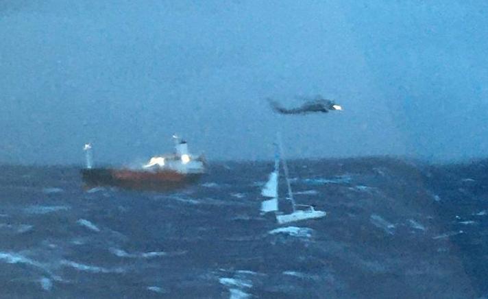 Σαρωνικός: Αίσιο τέλος με τους τέσσερις Έλληνες ακυβέρνητου σκάφους