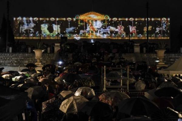 Βουλή : Το φαντασμαγορικό 3D projection mapping επιστρέφει για… 11 παραστάσεις