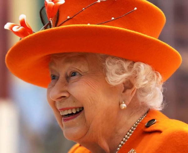 Η δουλειά των ονείρων σας στο πλευρό μιας βασίλισσας