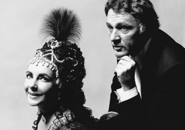 Οι θρυλικές ερωτικές ιστορίες του 20ού αιώνα μέσα από κοσμήματα