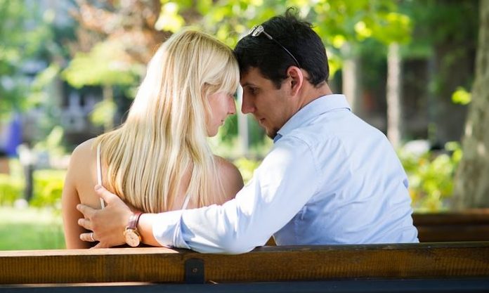 Σε ποια ηλικία βρίσκεις το μεγάλο σου έρωτα;