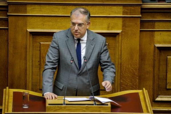 Θεοδωρικάκος : Κατευνάζει ΣΥΡΙΖΑ με συμβολικές αλλαγές στην ψήφο αποδήμων