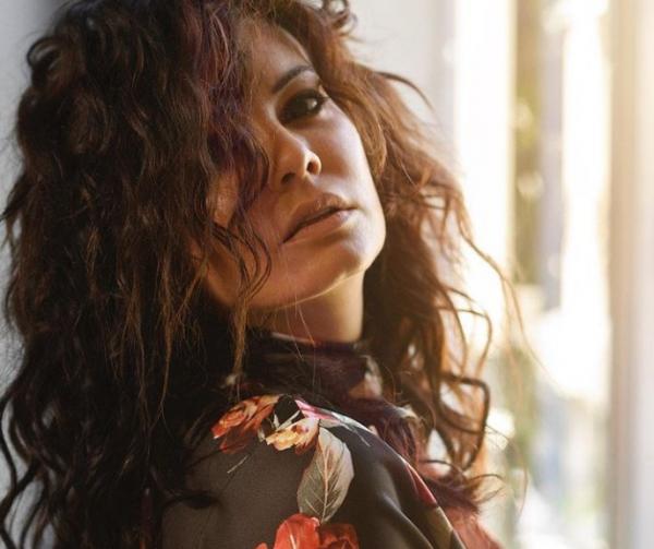 Μαρία Κορινθίου : H καυτή χριστουγεννιάτικη φωτογραφία που θα σας ζεστάνει