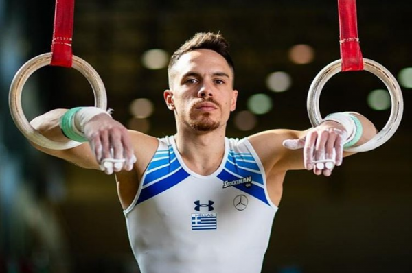 Πετρούνιας: Βόλτα με την κόρη του στη στολισμένη Αθήνα