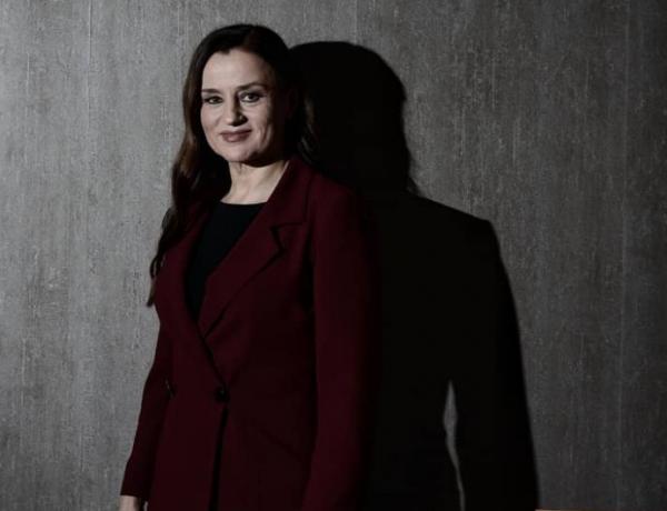 Καρυοφυλλιά Καραμπέτη : Δεν κρύβομαι σε σχέση με τον άνθρωπό μου