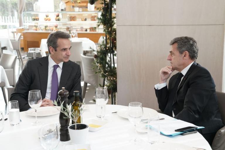 Συνάντηση Μητσοτάκη – Σαρκοζί