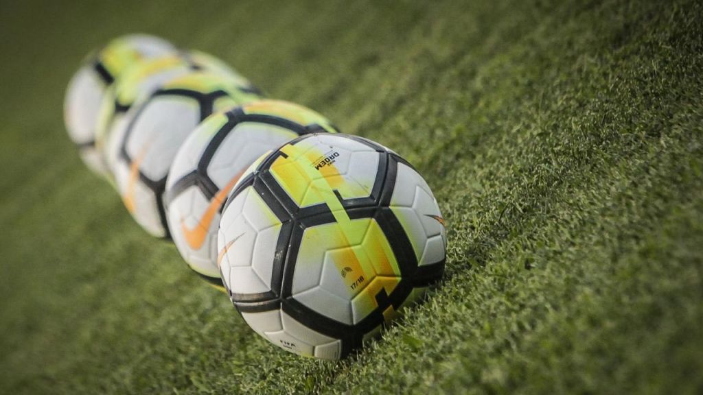 Λίγη λάμψη, πολύς προβληματισμός