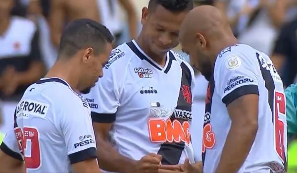 Βραζιλία : «Πέτρα, μολύβι, χαρτί» για την εκτέλεση ενός φάουλ