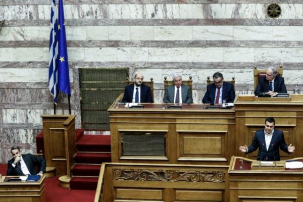 Μητσοτάκης και Τσίπρας «σκοτώνονται» για το σενάριο των πρόωρων εκλογών