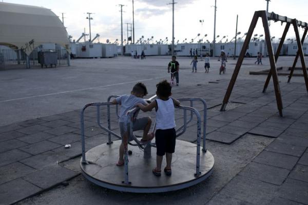 Προσφυγικό: Μετεγκατάσταση 100 ασυνόδευτων προσφύγων στη Σερβία
