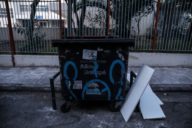 Έγκλημα στα Πετράλωνα: Προφυλακιστέος ο 21χρονος για τη δολοφονία του νονού του